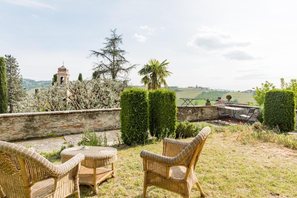 Bed and Breakfast Castello Di Coazzolo Нейве Экстерьер фото
