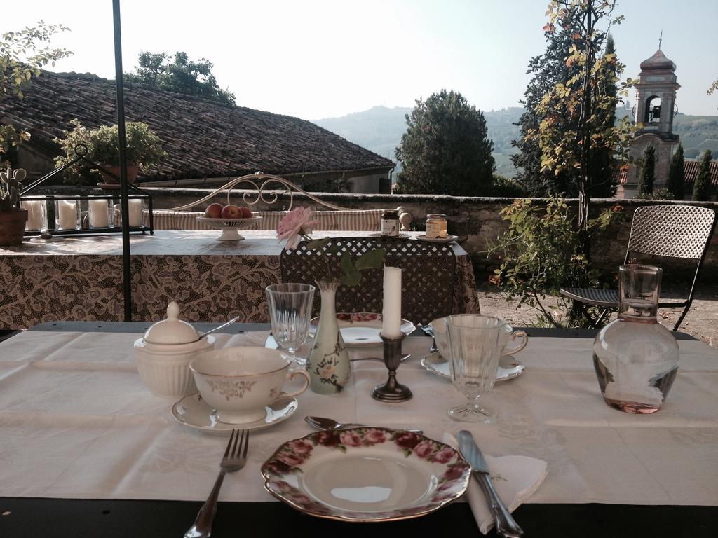 Bed and Breakfast Castello Di Coazzolo Нейве Номер фото